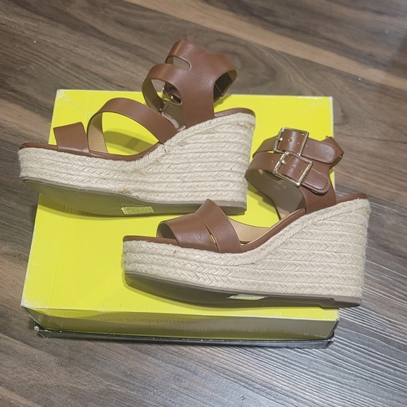 Wedge Sandals Sizs 6.5 - Picture 3 of 4